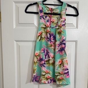 Floral Sleeveless Tank Top 🌺